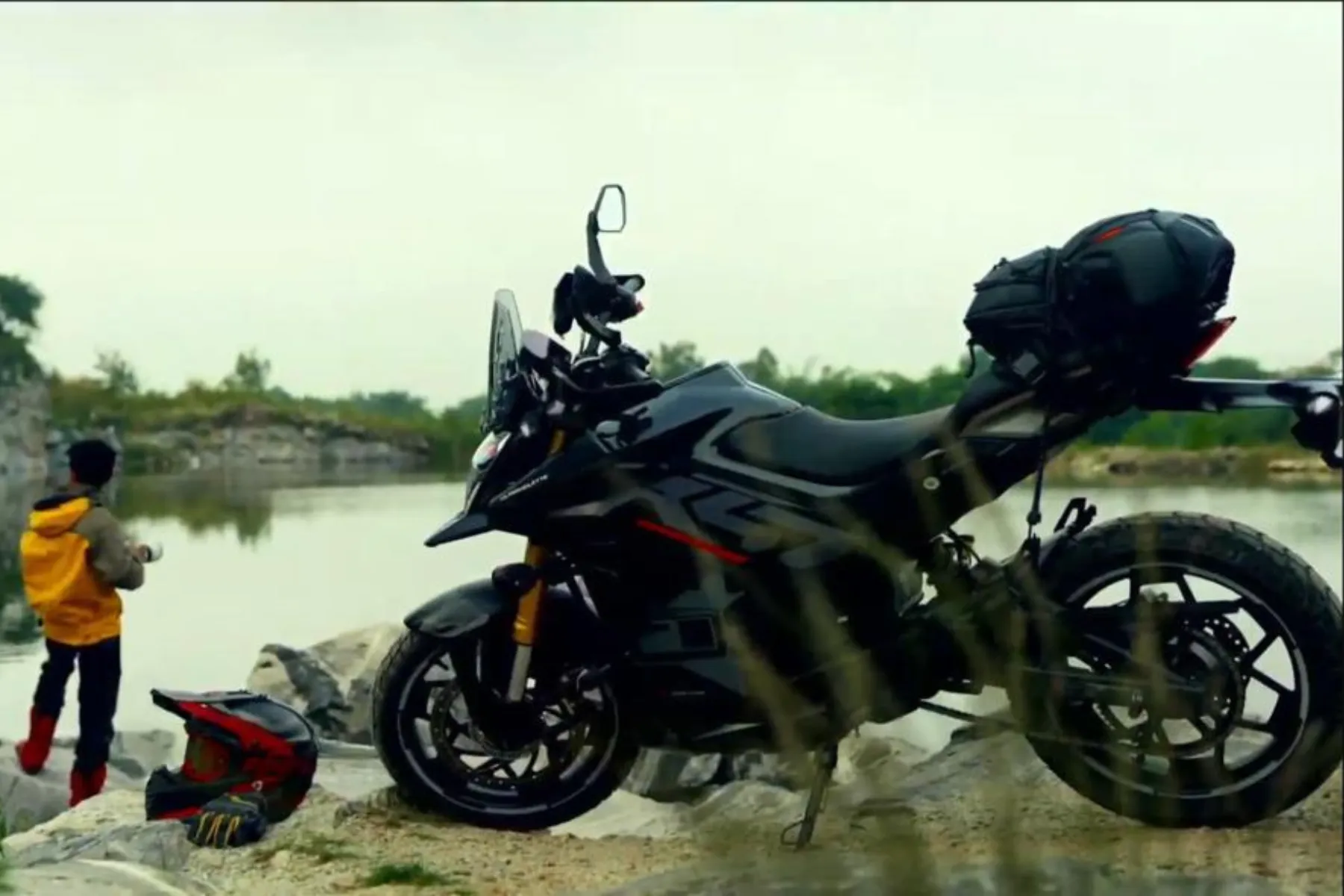 Ultraviolette X47 Crossover