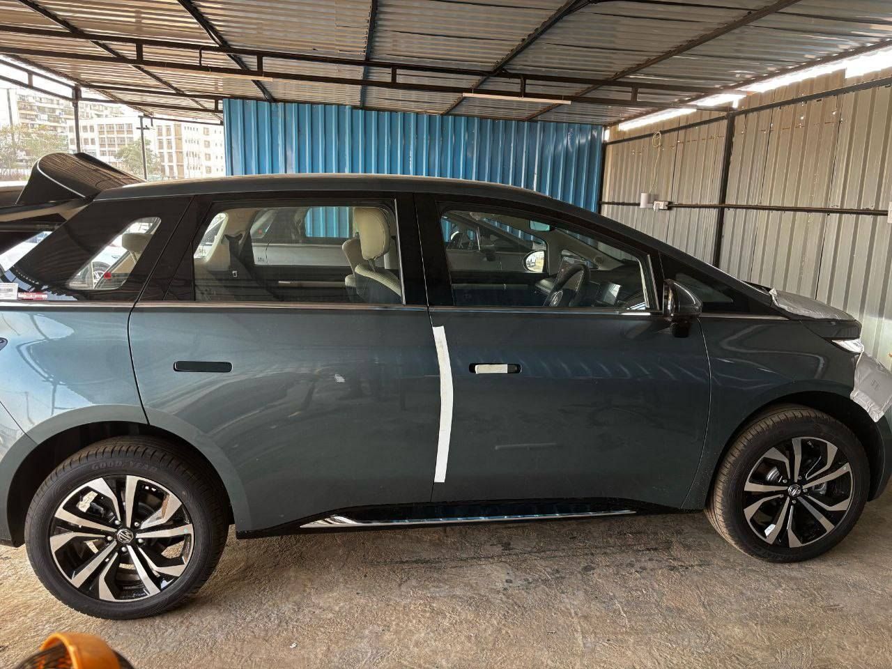 mg windsor pro price