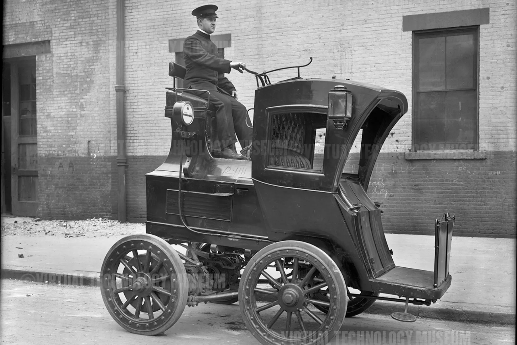 Arrival of Electric Taxis in New York in 1890s