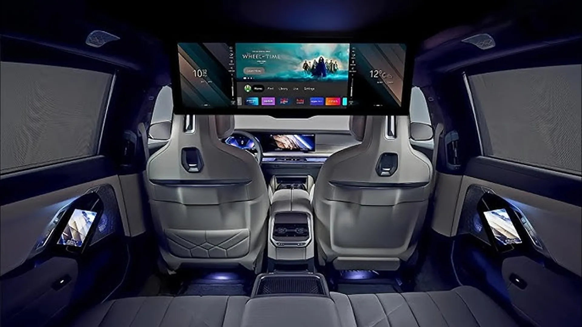 BMW i7 - 8K Theater Screen
