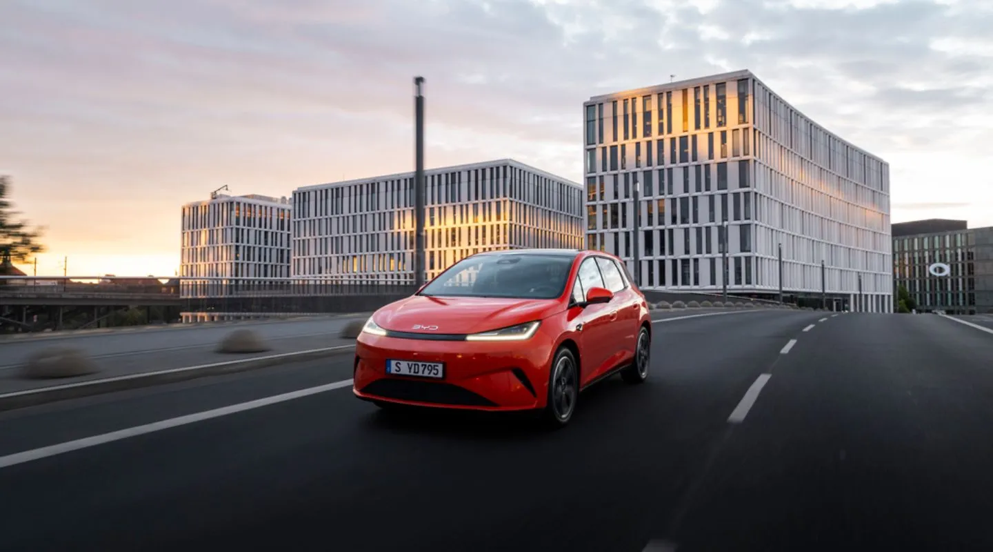 BYD Unveils Dolphin G DM-i Hybrid Hatchback With Over 1,000 km Range