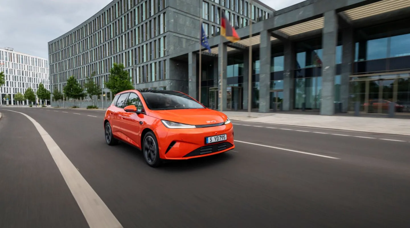BYD Unveils Dolphin G DM-i Hybrid Hatchback With Over 1,000 km Range