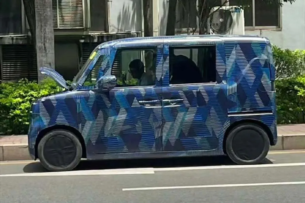 BYD's electric kei car embodies the classic design features associated with Japanese kei cars