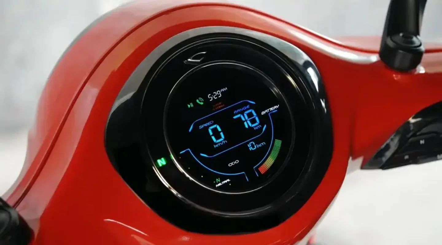 Bajaj Chetak C3001 vs Hero Vida VX2 Plus: Which Budget Electric Scooter Should You Buy?