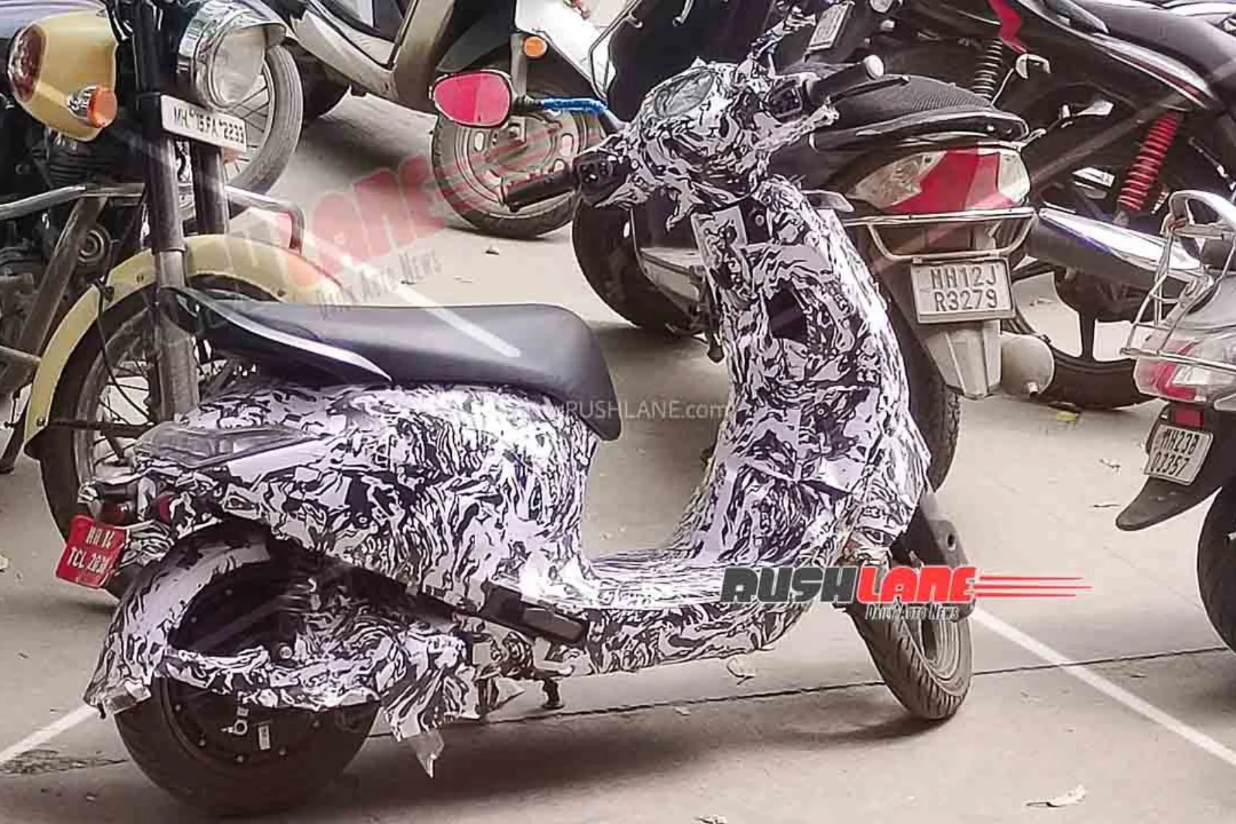 Bajaj Chetak Spy Shots Oct 2025 (3)