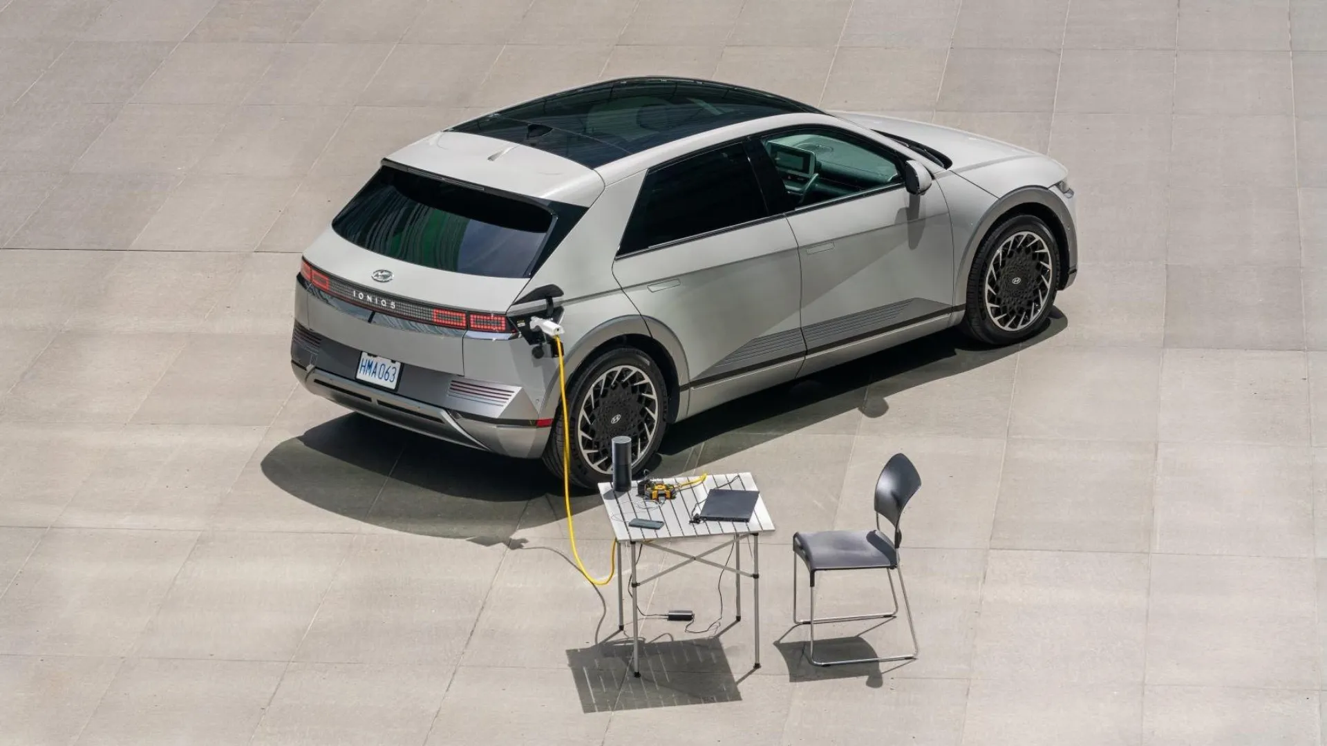 Electric Car V2L (Vehicle-to-load) Capability