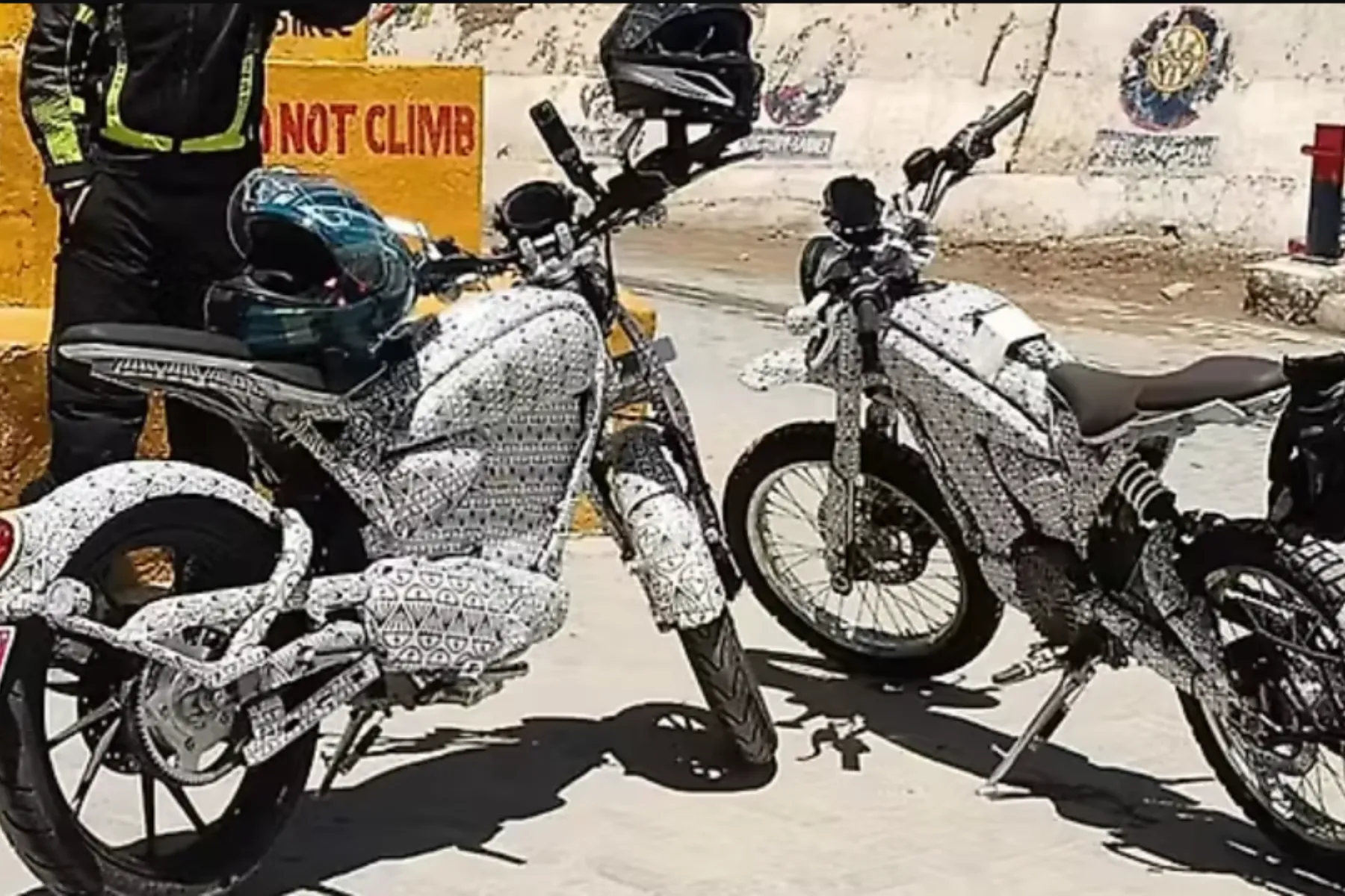 Royal Enfield HIM-E, Flying Flea C6 and S6 Scrambler Spotted in India