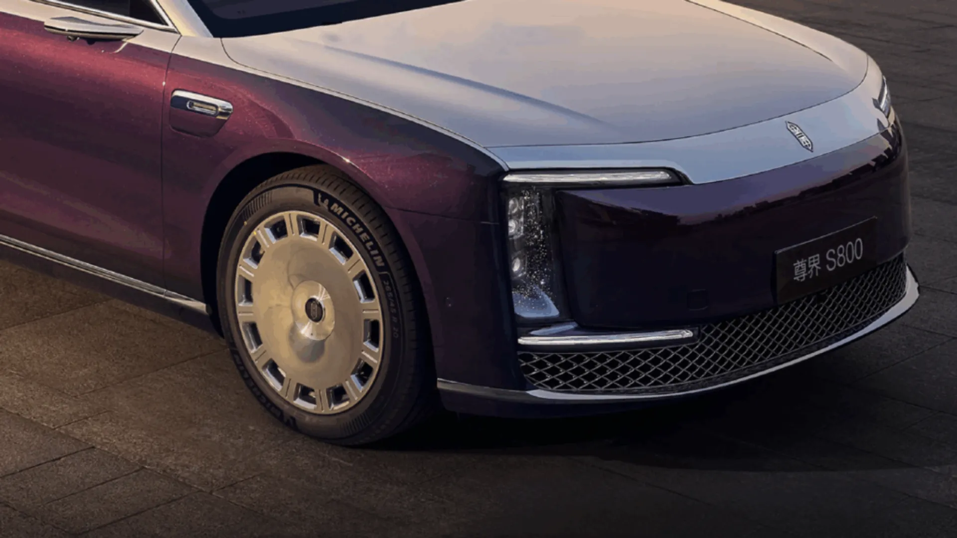 Huawei Maextro S800 - front and wheel