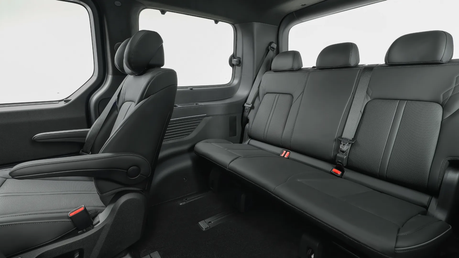 Hyundai Staria - interior