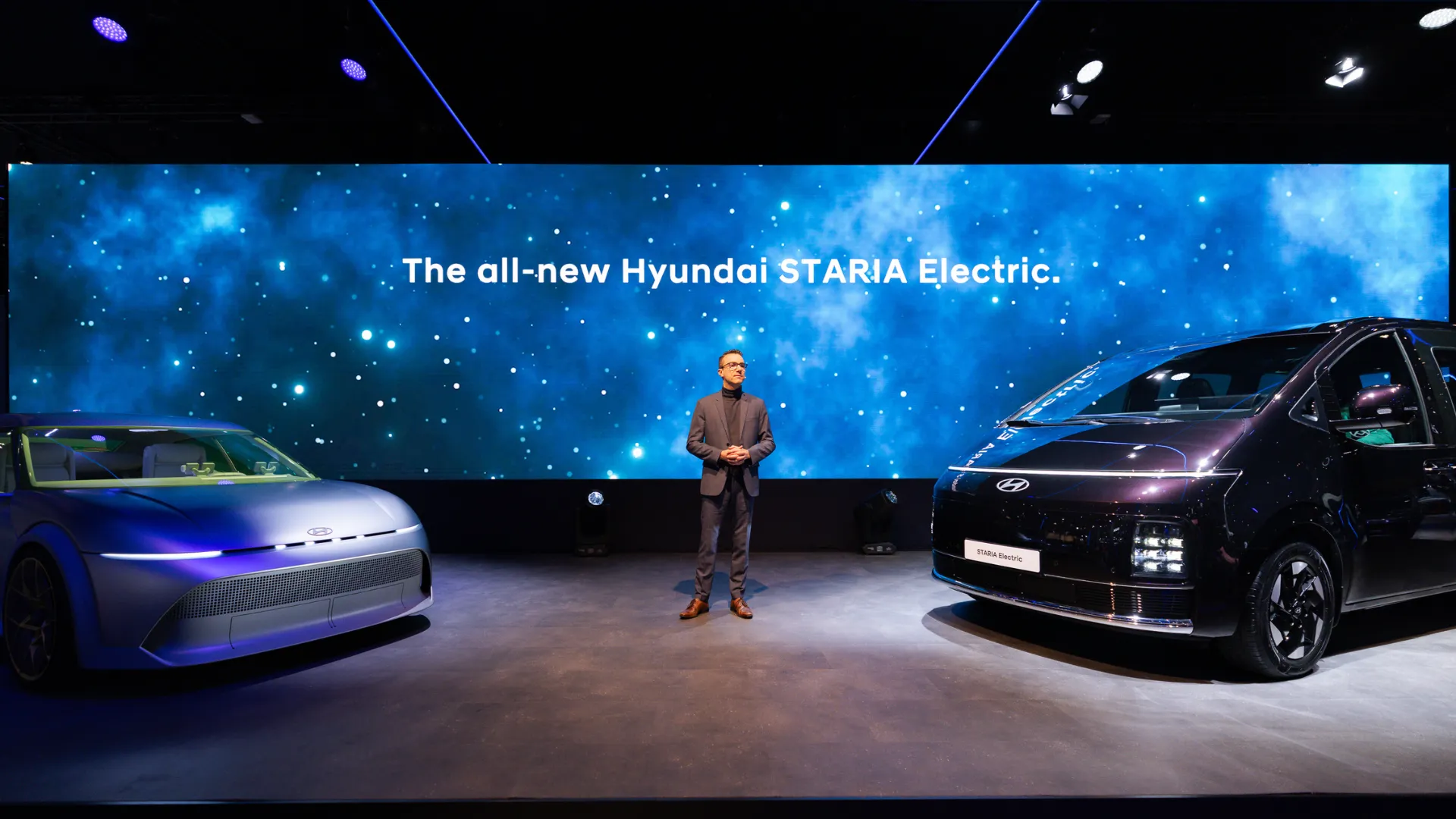 Hyundai Staria Electric Debuts With 400 km Range, 800V Fast Charging