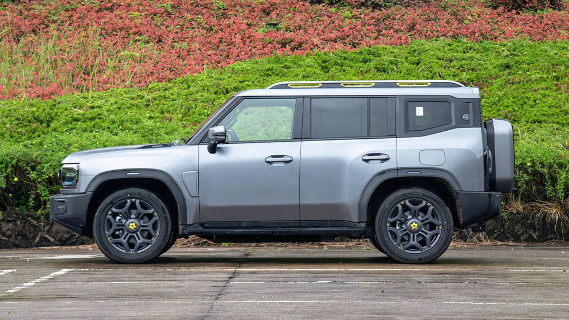 JSW Chery Jetour T2 - Side