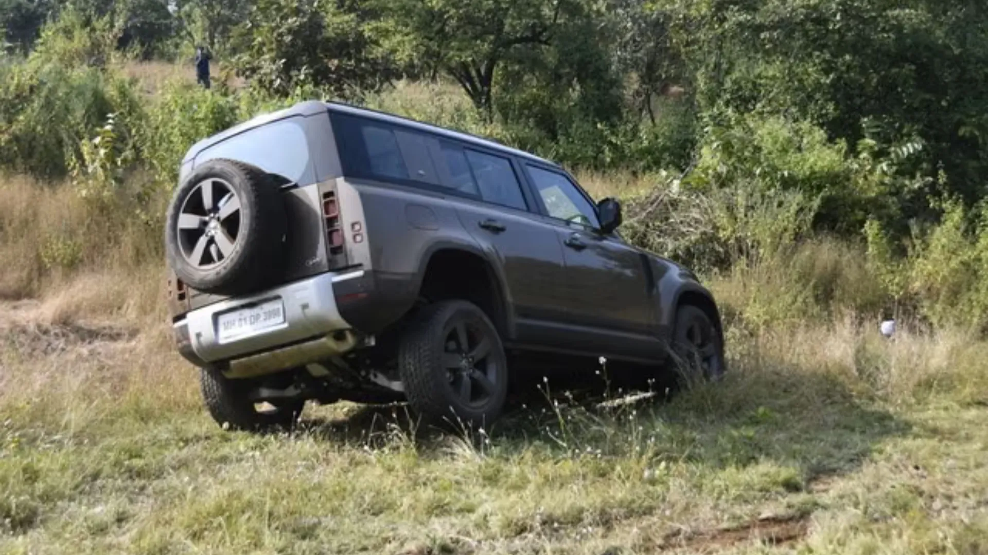 Land Rover Defender Sport EV to Debut in 2027_ What to Expect_ (Not Sport EV)