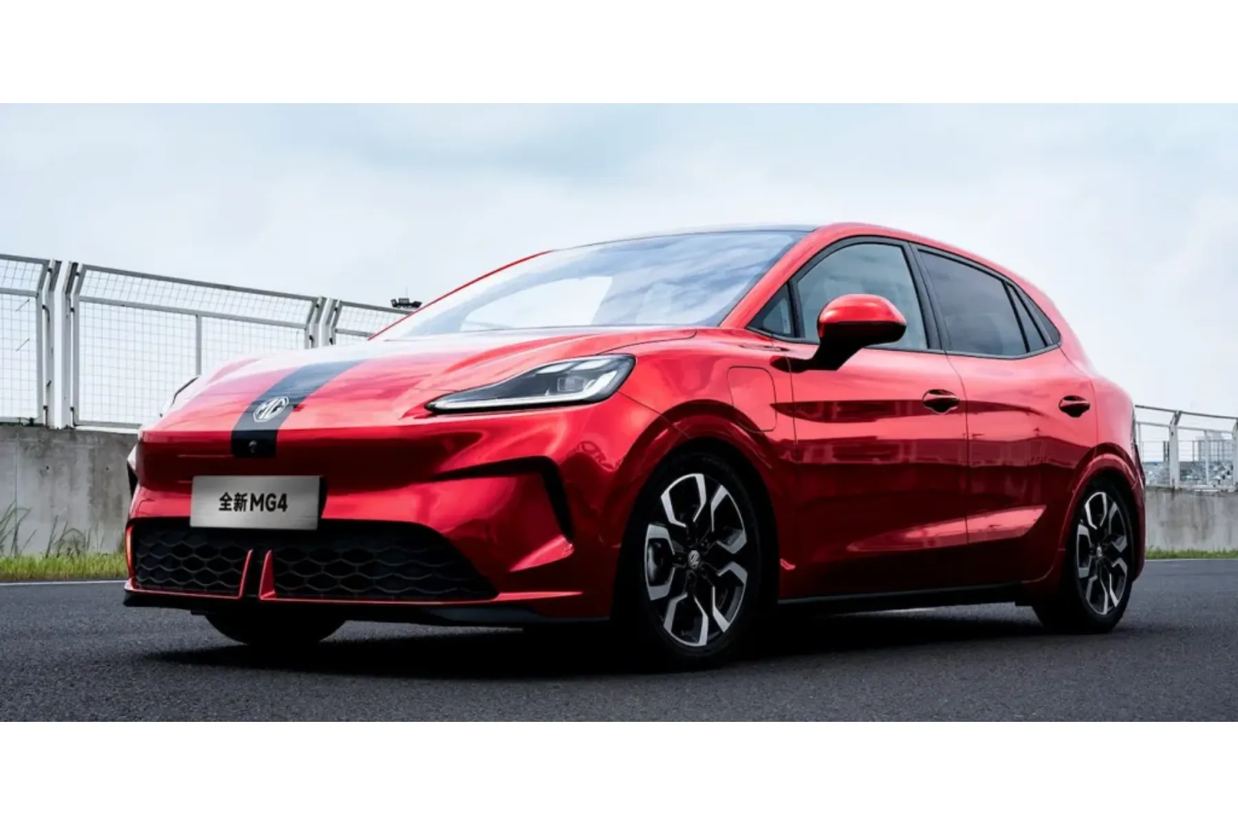 MG4 EV Main Red