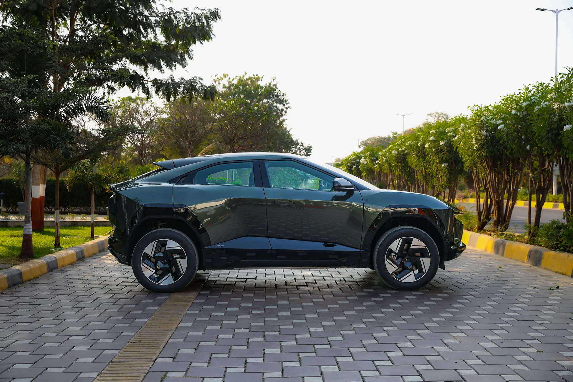 Mahindra BE6 - Side profile