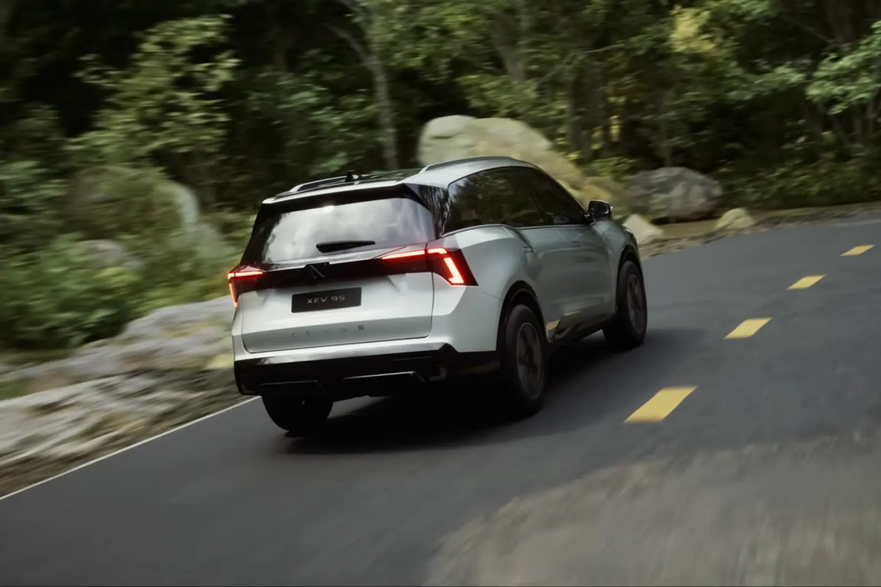 Mahindra XEV 9S Launched - rear