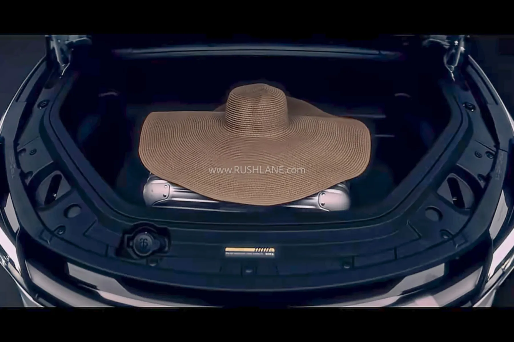 Mahindra XEV 9S Teaser