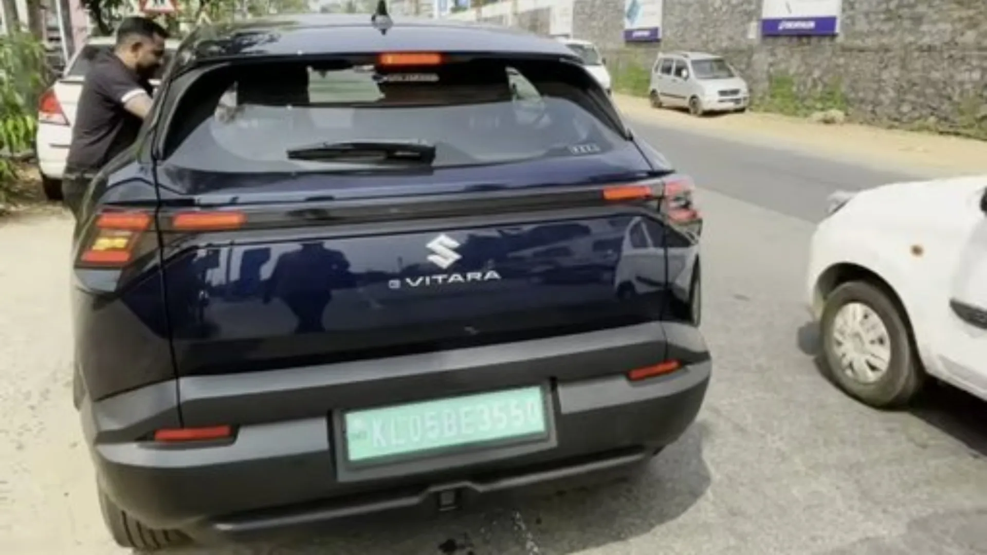 Maruti Suzuki e-Vitara spotted in kerala with permanent number plate