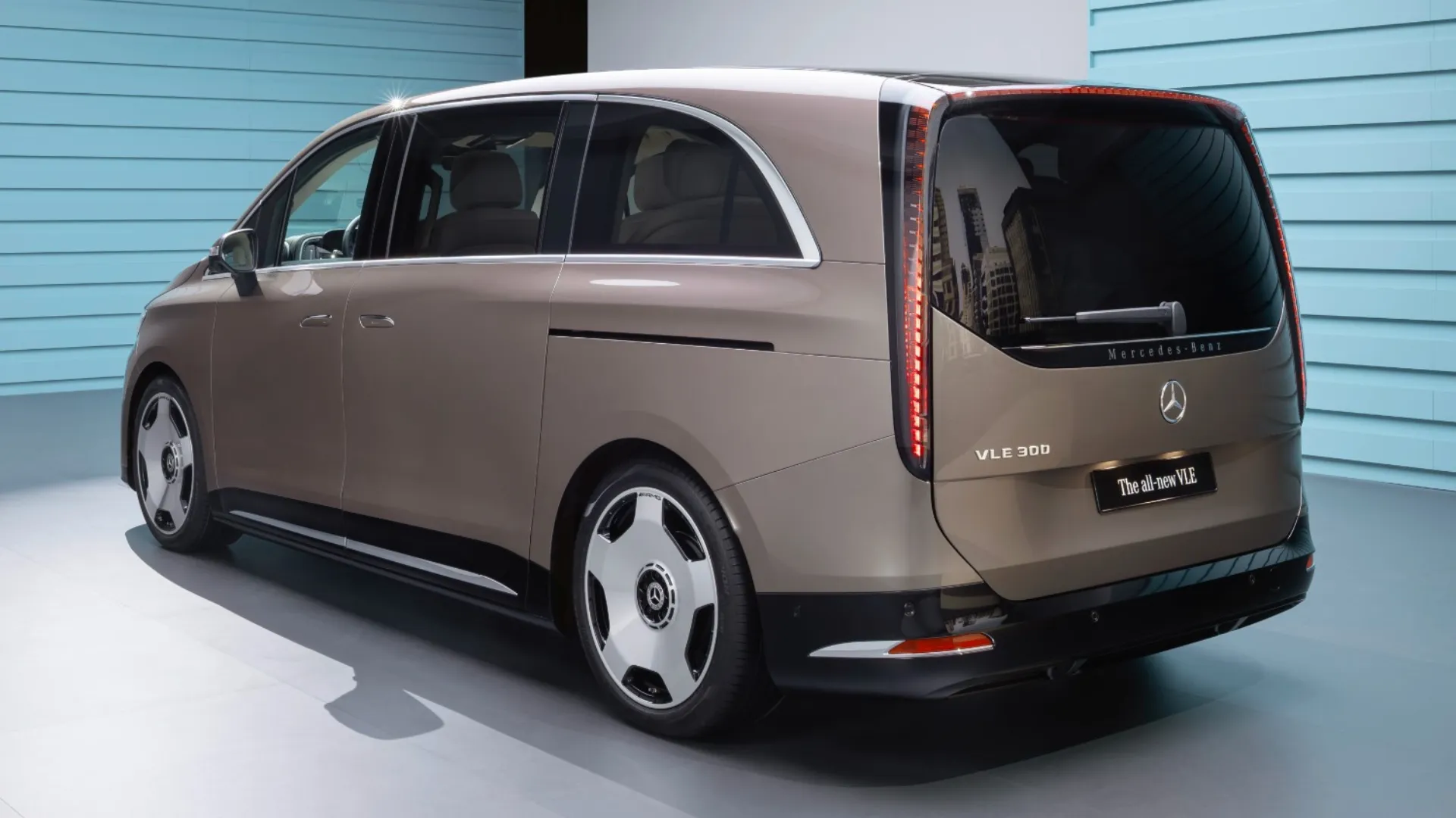 Mercedes VLE Luxury Electric Van - Rear