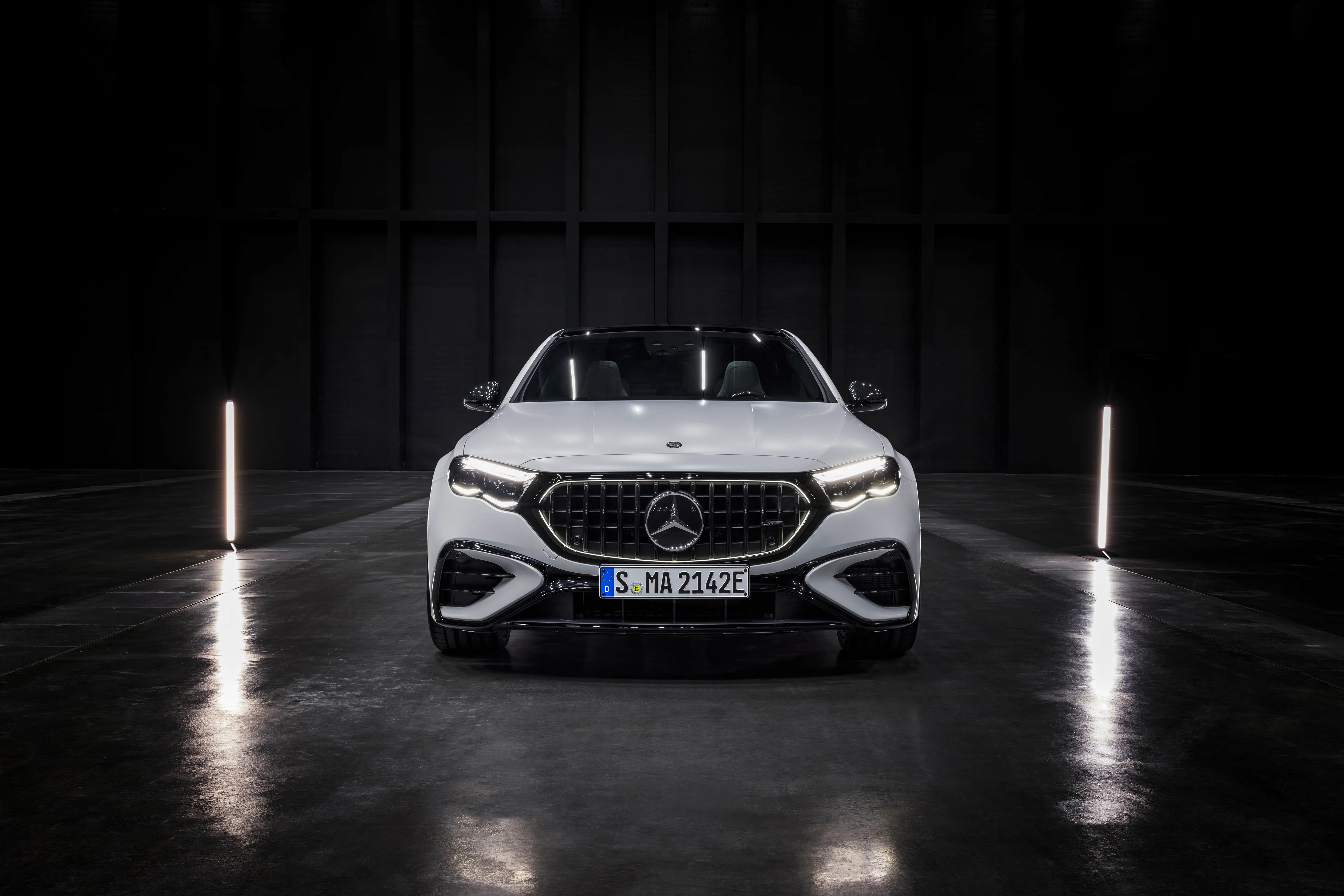 Mercedes-amg-e53-phev_1