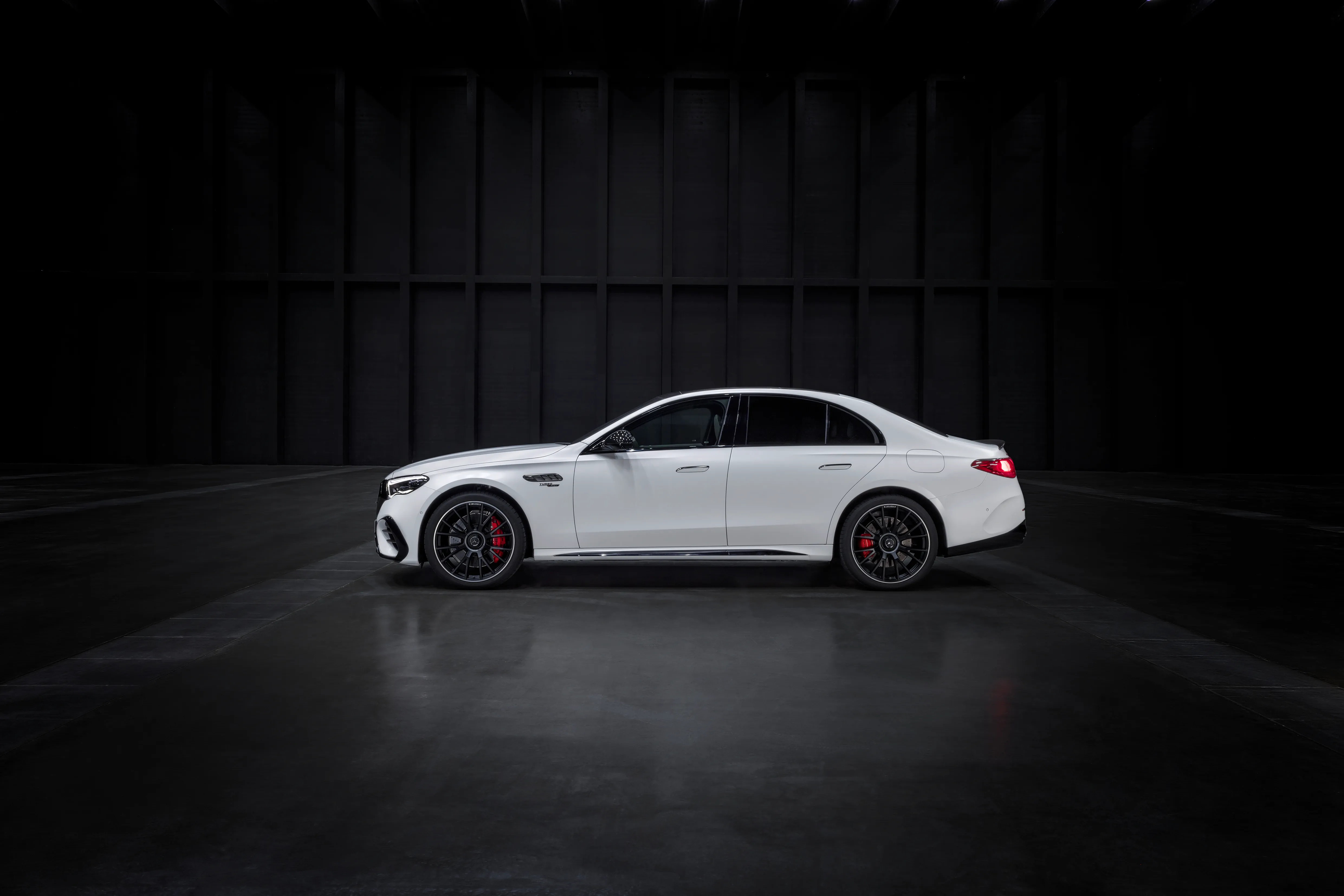 Mercedes-AMG-E-53-phev-2