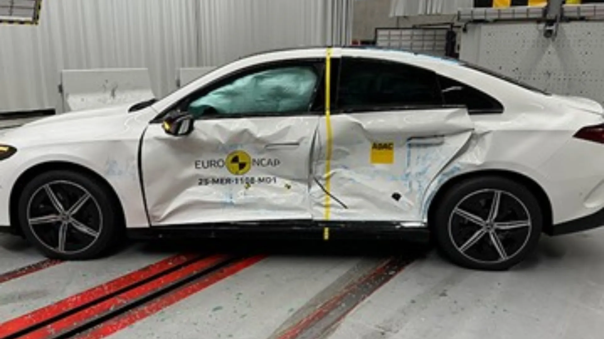 Mercedes-Benz CLA EV Euro NCAP Crash Test