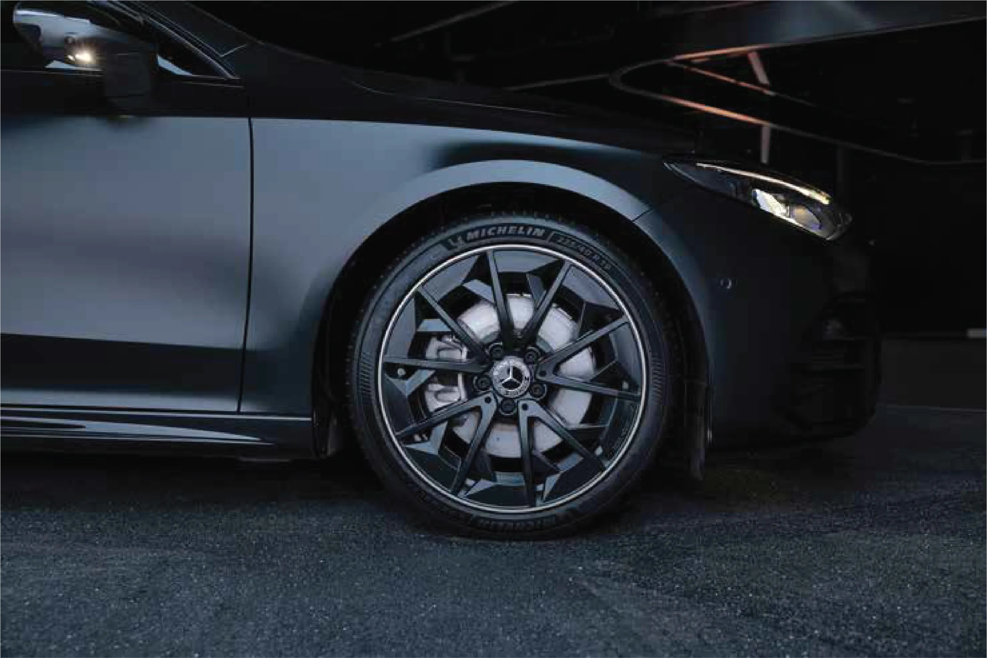 Mercedes-Benz-CLA-launch edition_alloy.png