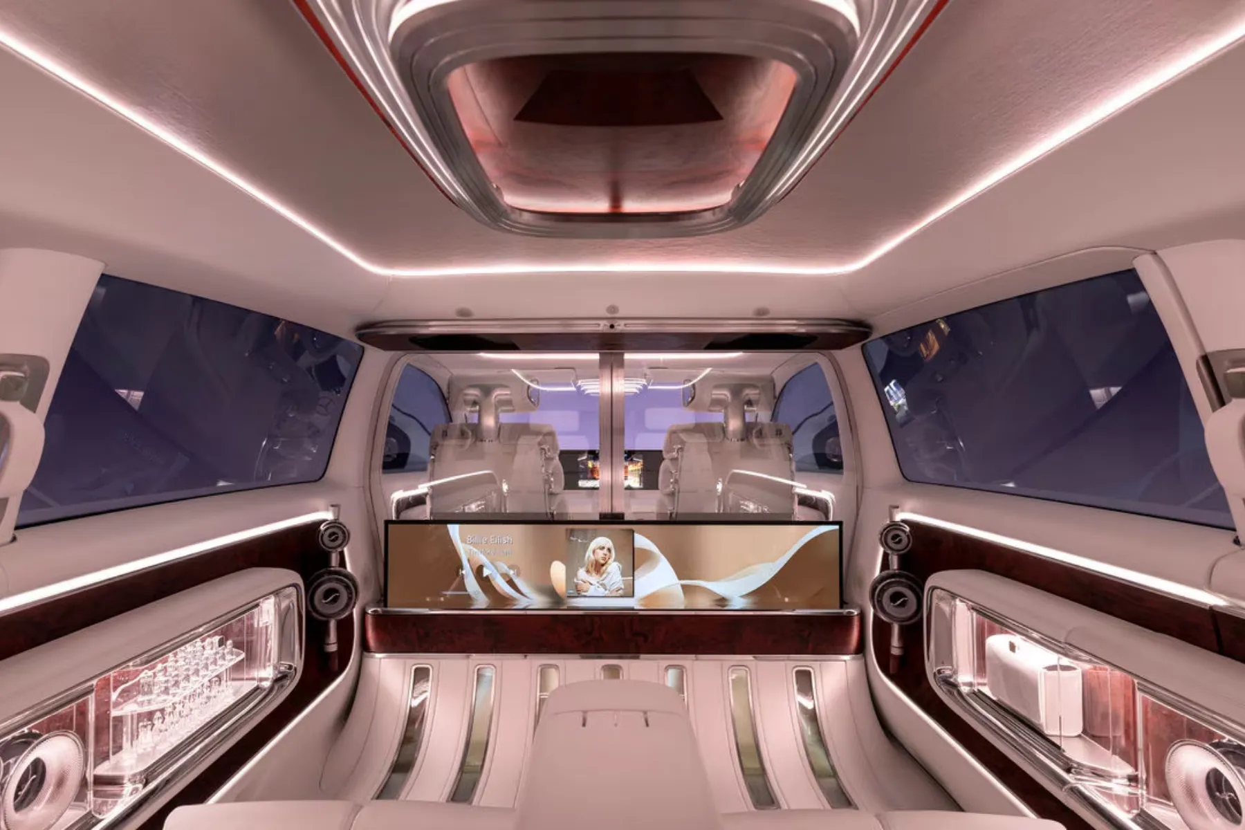 Mercedez Benz Vision V Interior screen layout