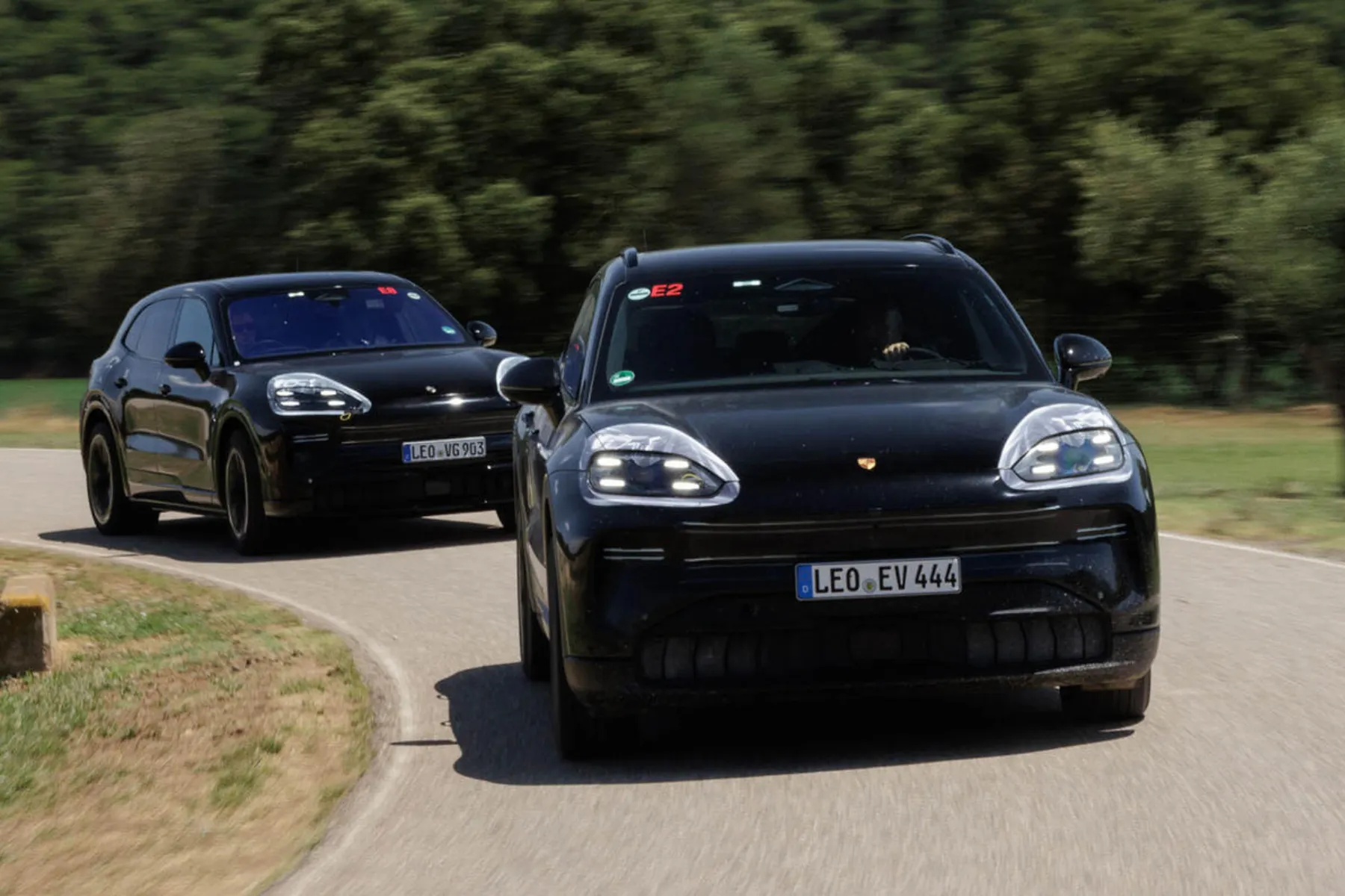 Porsche Cayenne Electric - main