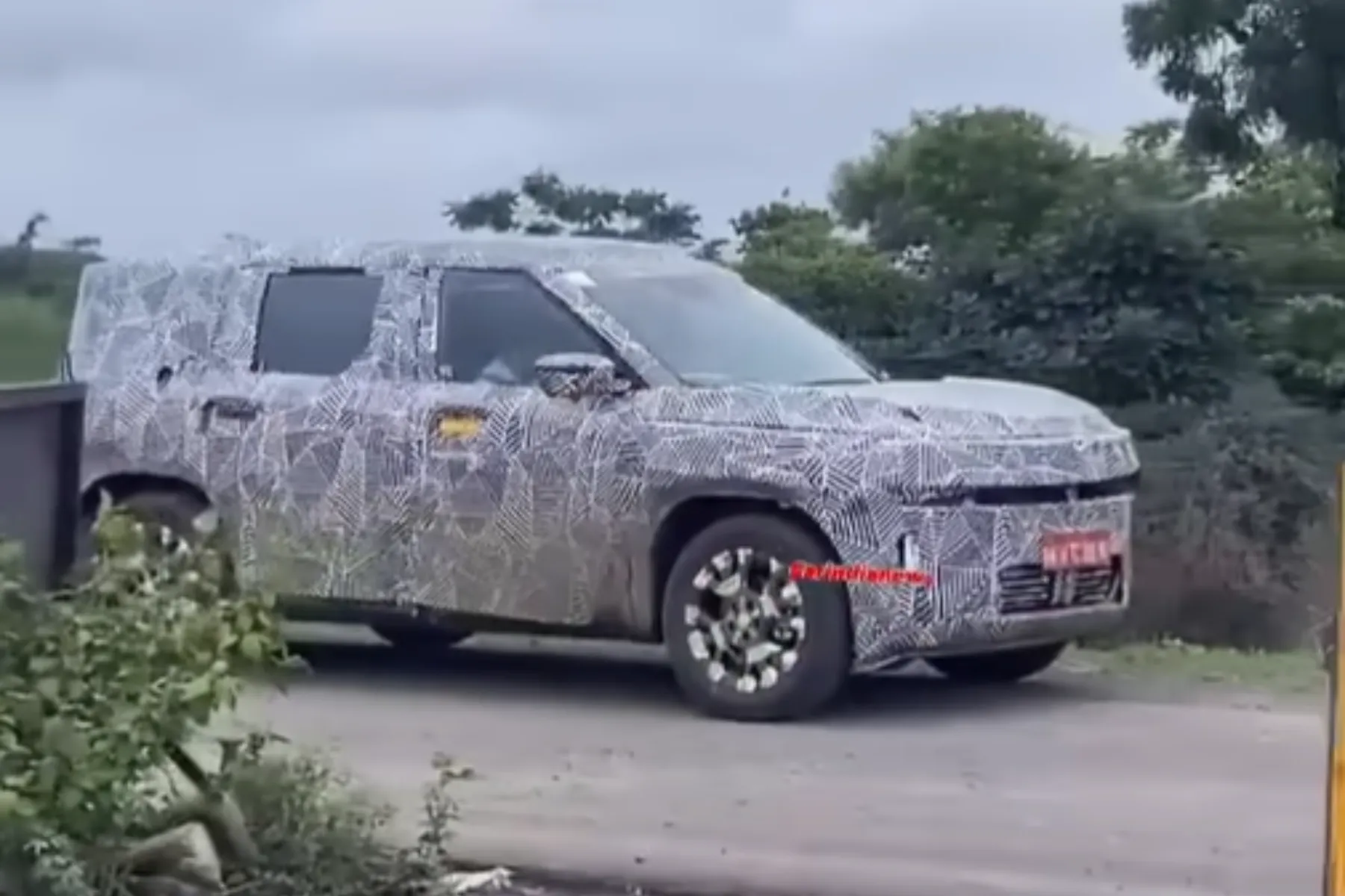Safari EV Spy Shot
