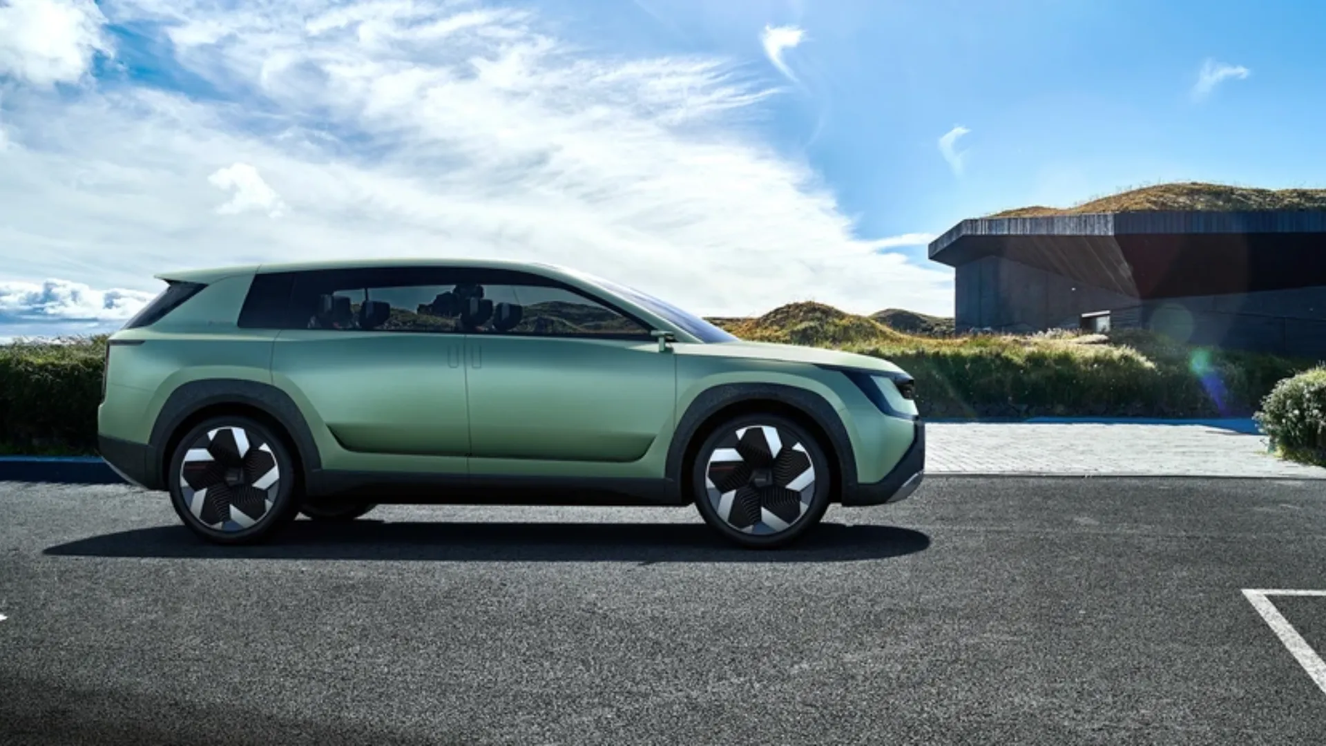 Skoda Vision 7S - Skoda Peaq - Side