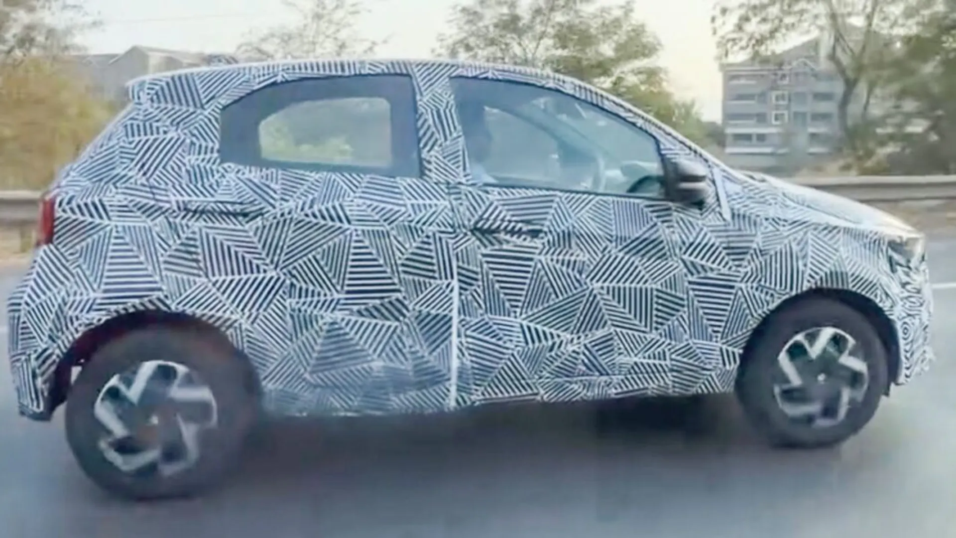 Tata Tiago EV 2026 Facelift Spy Shots