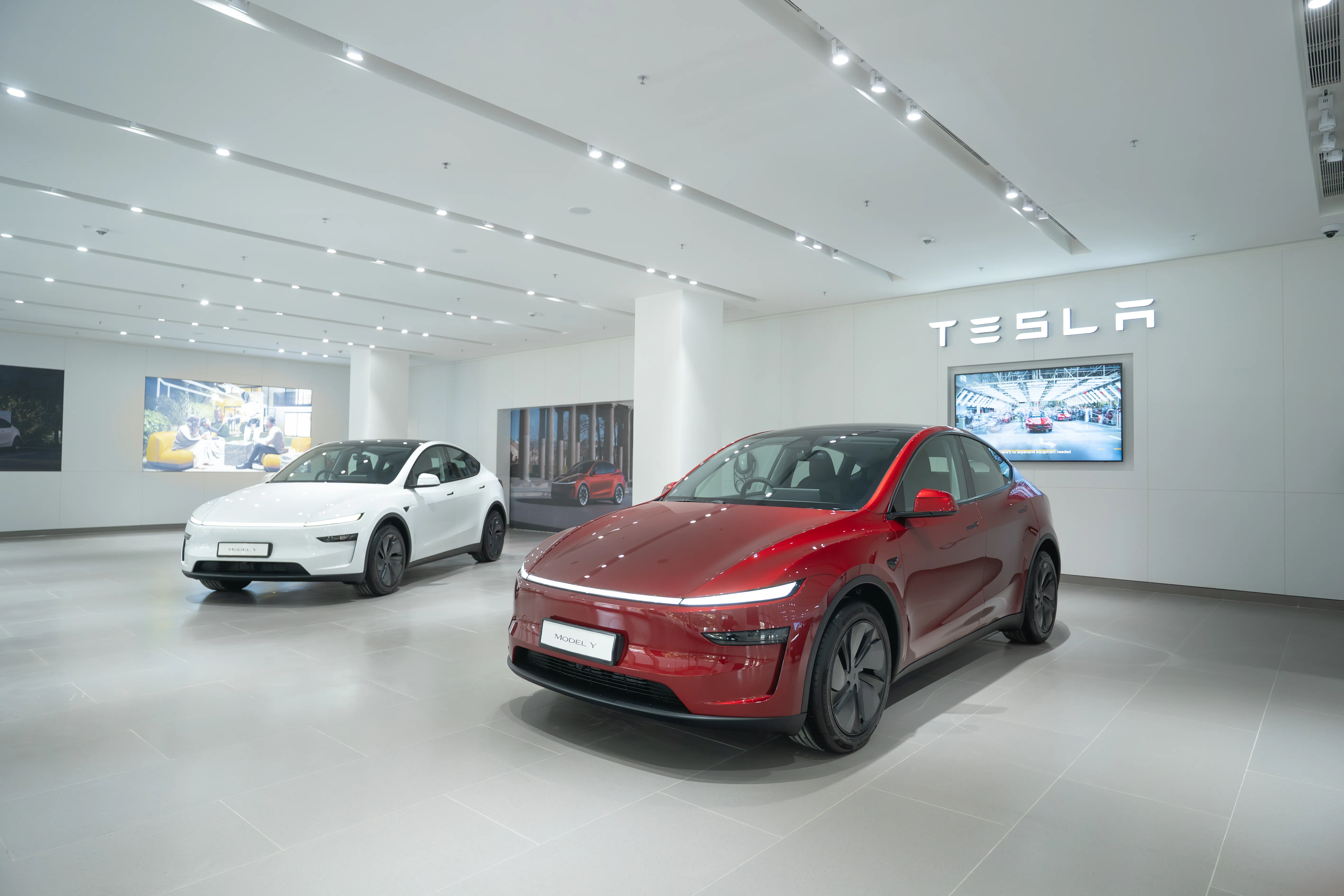 Tesla Center Gurugram - Model Y