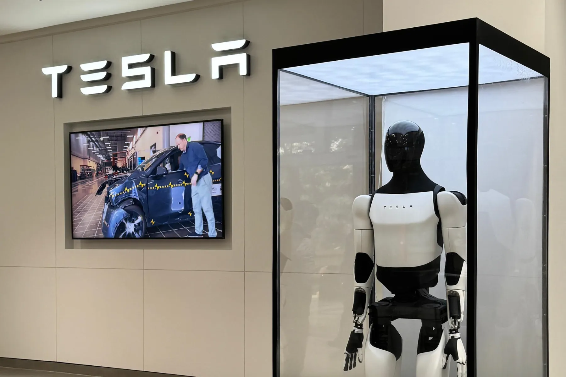 Tesla Center Gurugram - Optimus Gen 2