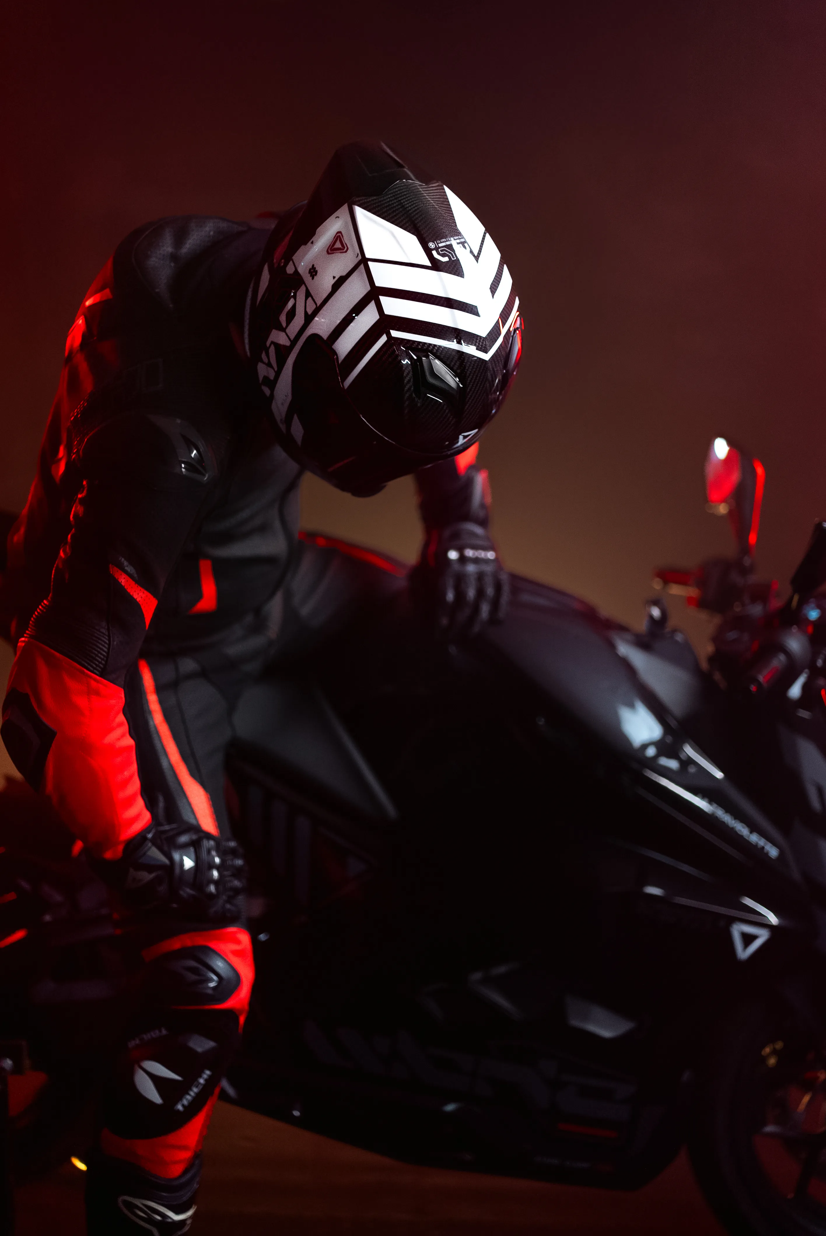 Ultraviolette Launches UV Crossfade Helmet at EICMA 2025