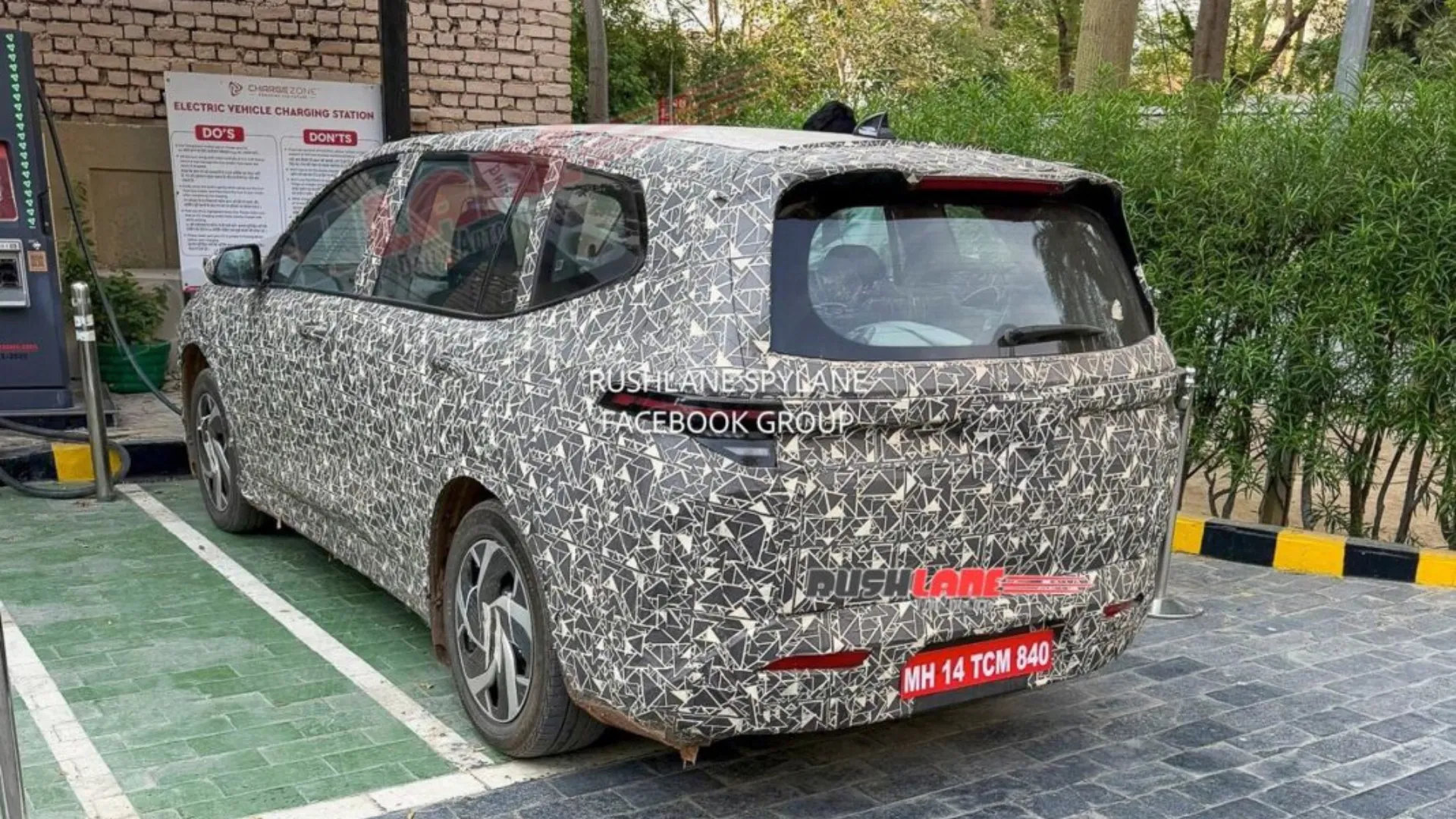 VinFast Limo Green Spy Shots