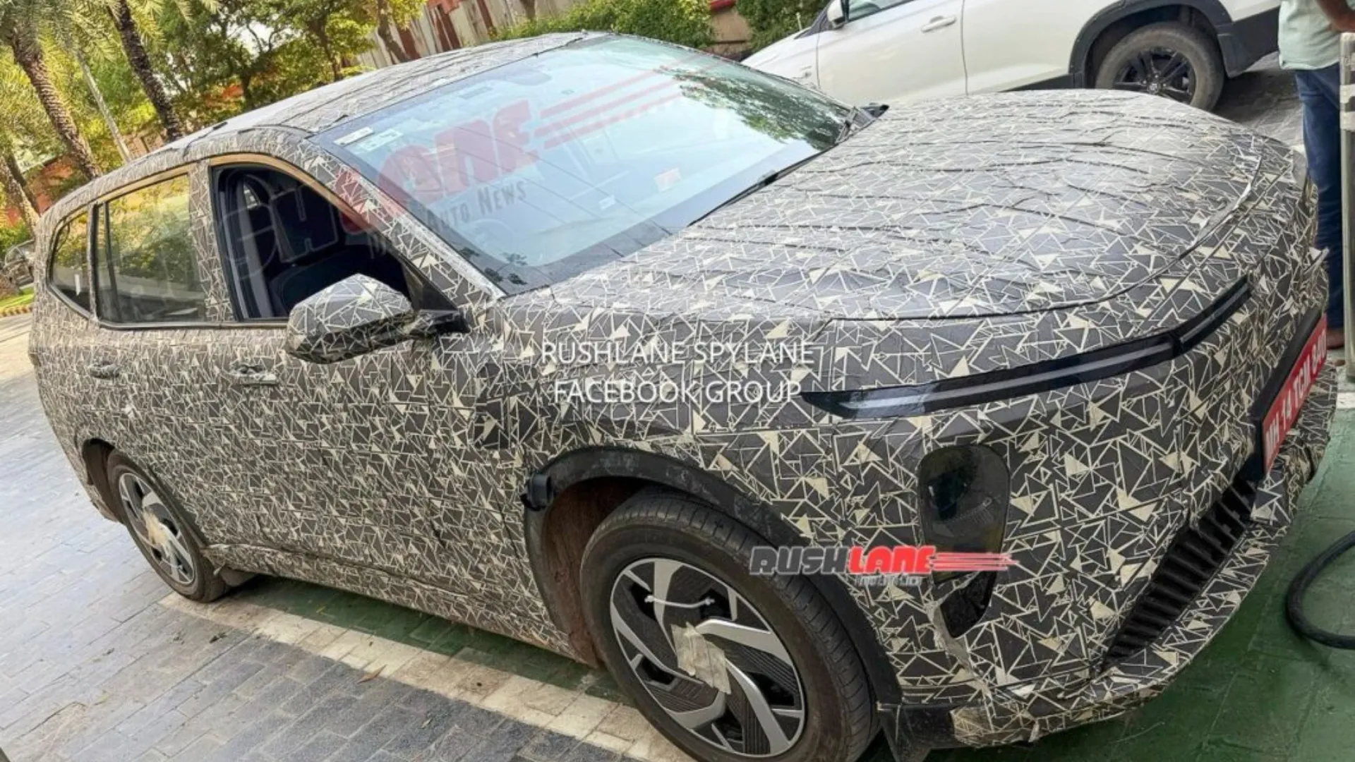 VinFast Limo Green Spy Shots