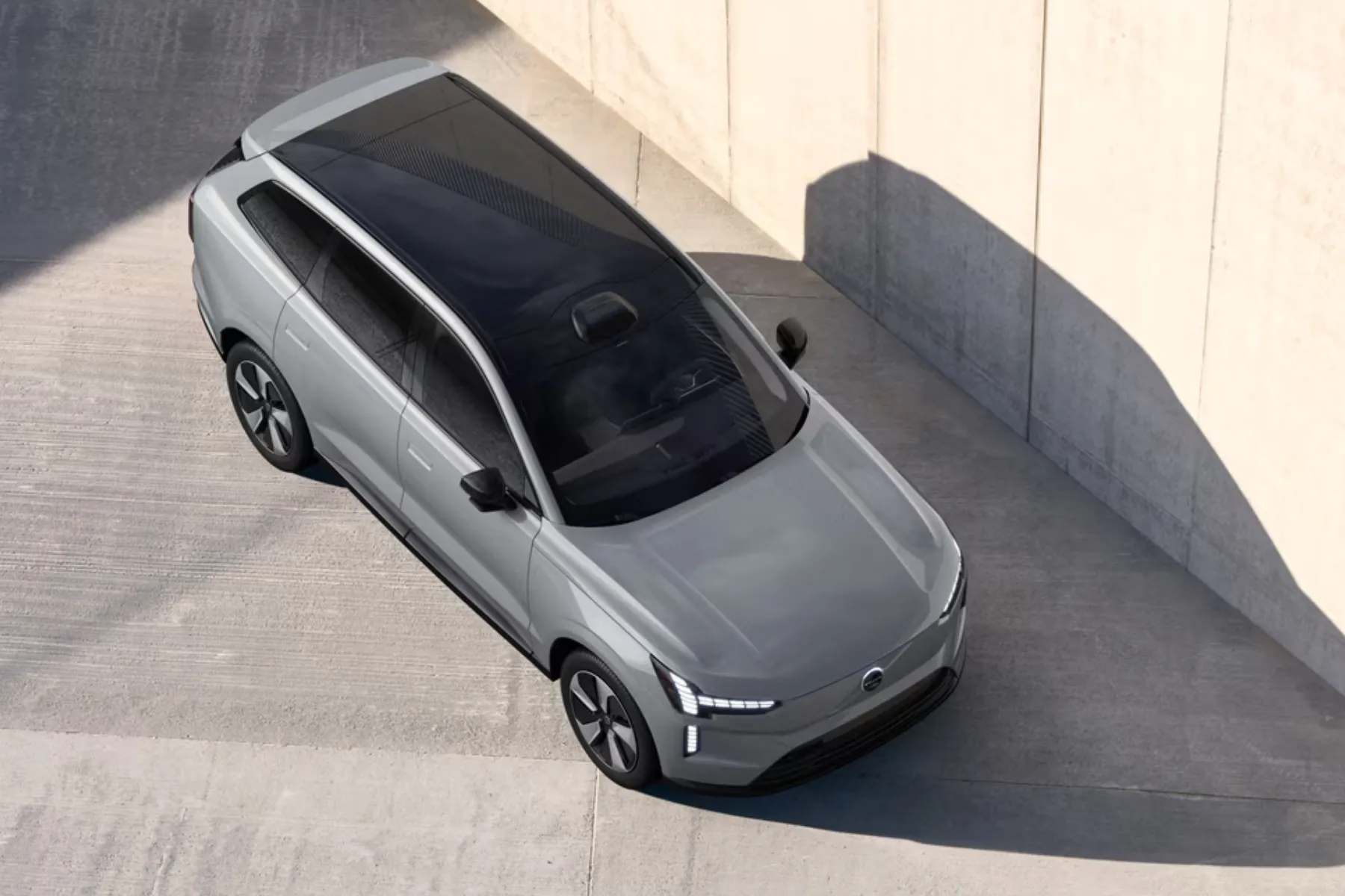 Volvo EX90 - top profile