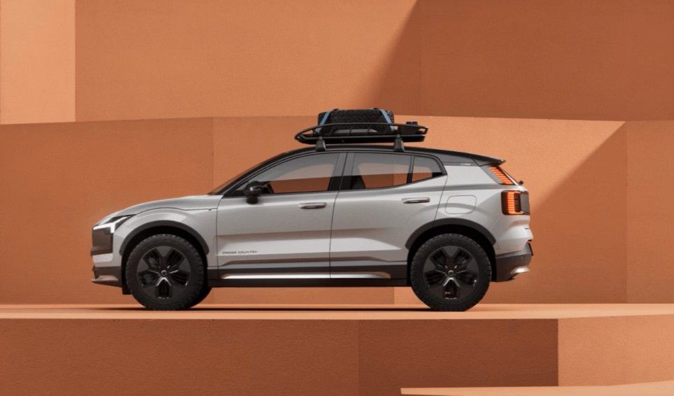 volvo ex30 cross country side