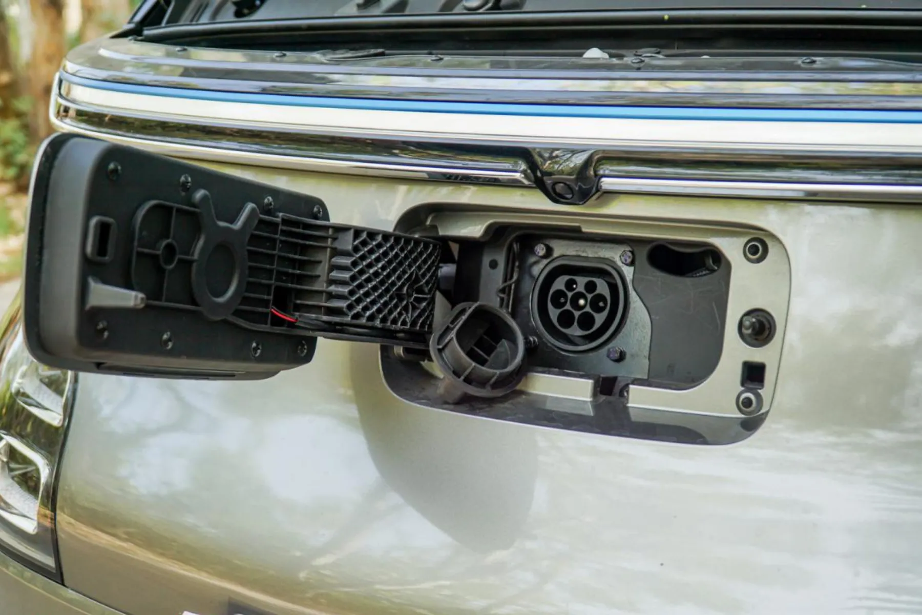 charging port in MG Comet EV