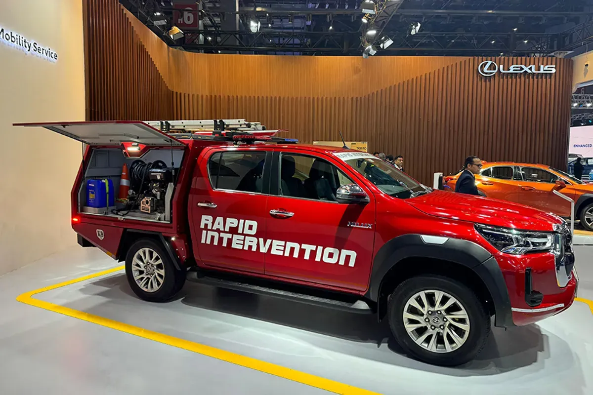 toyota hilux fire truck