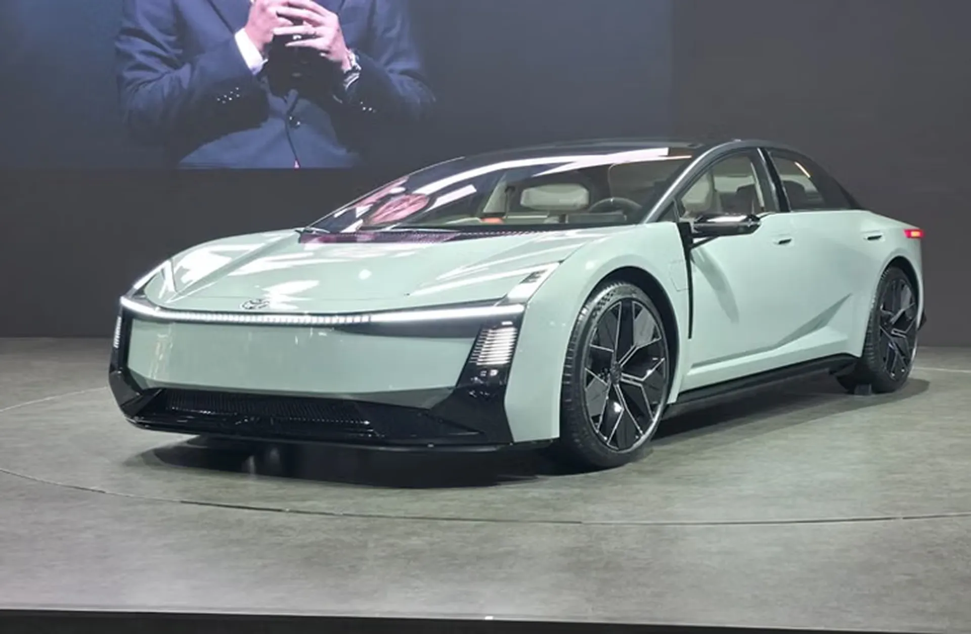 Toyota Corolla EV Concept - main profile