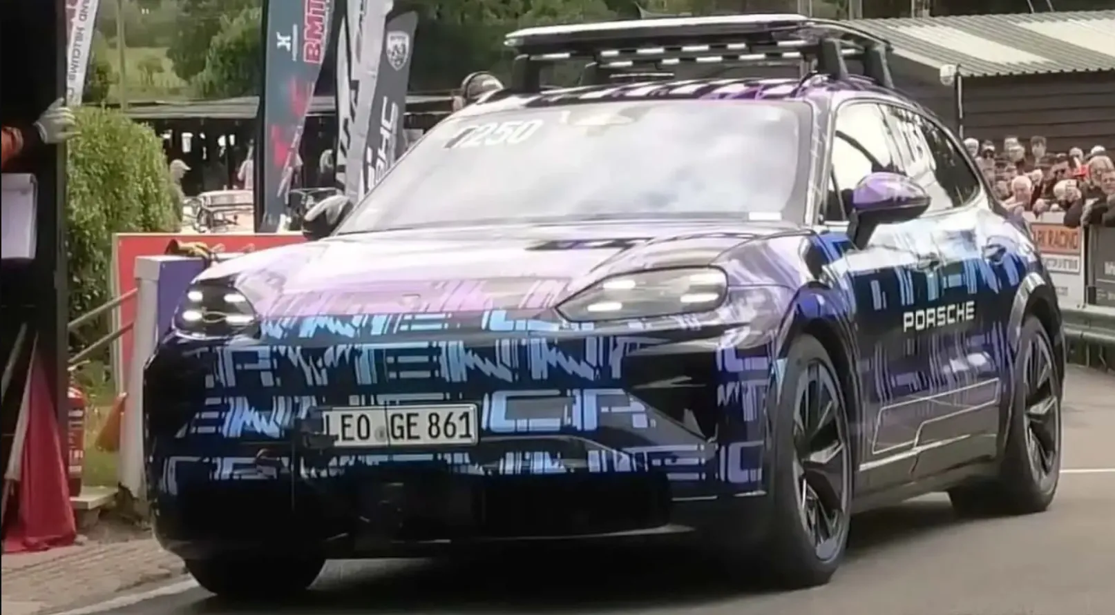 porsche cayenne ev.png