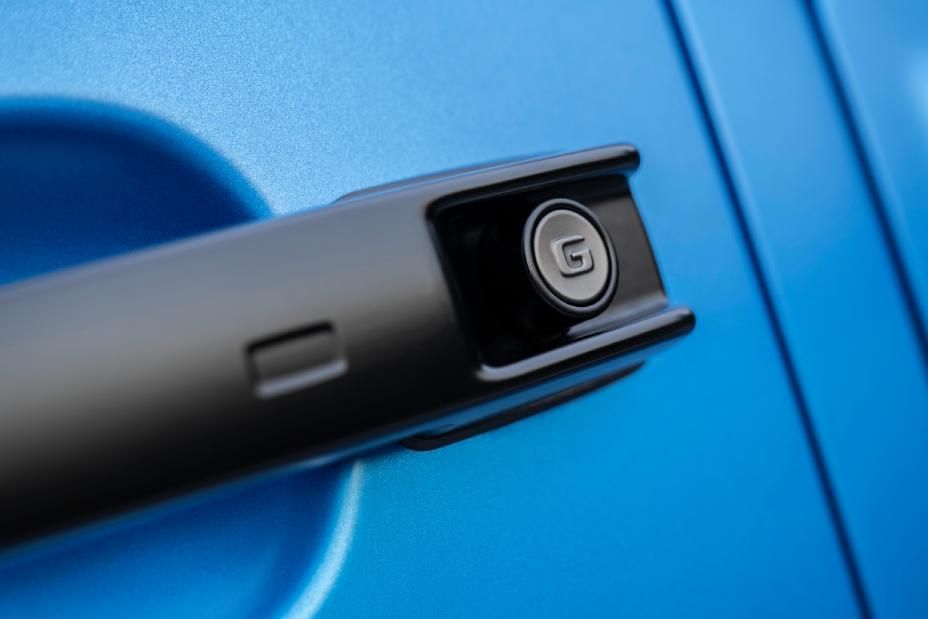 Mercedes-Benz G 580 door handle
