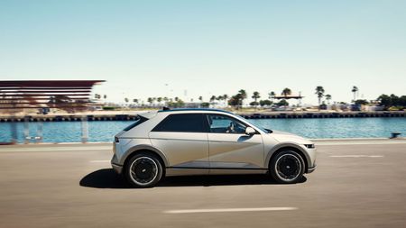 hyundai ionic 5 side