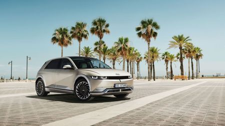 hyundai ionic 5 side