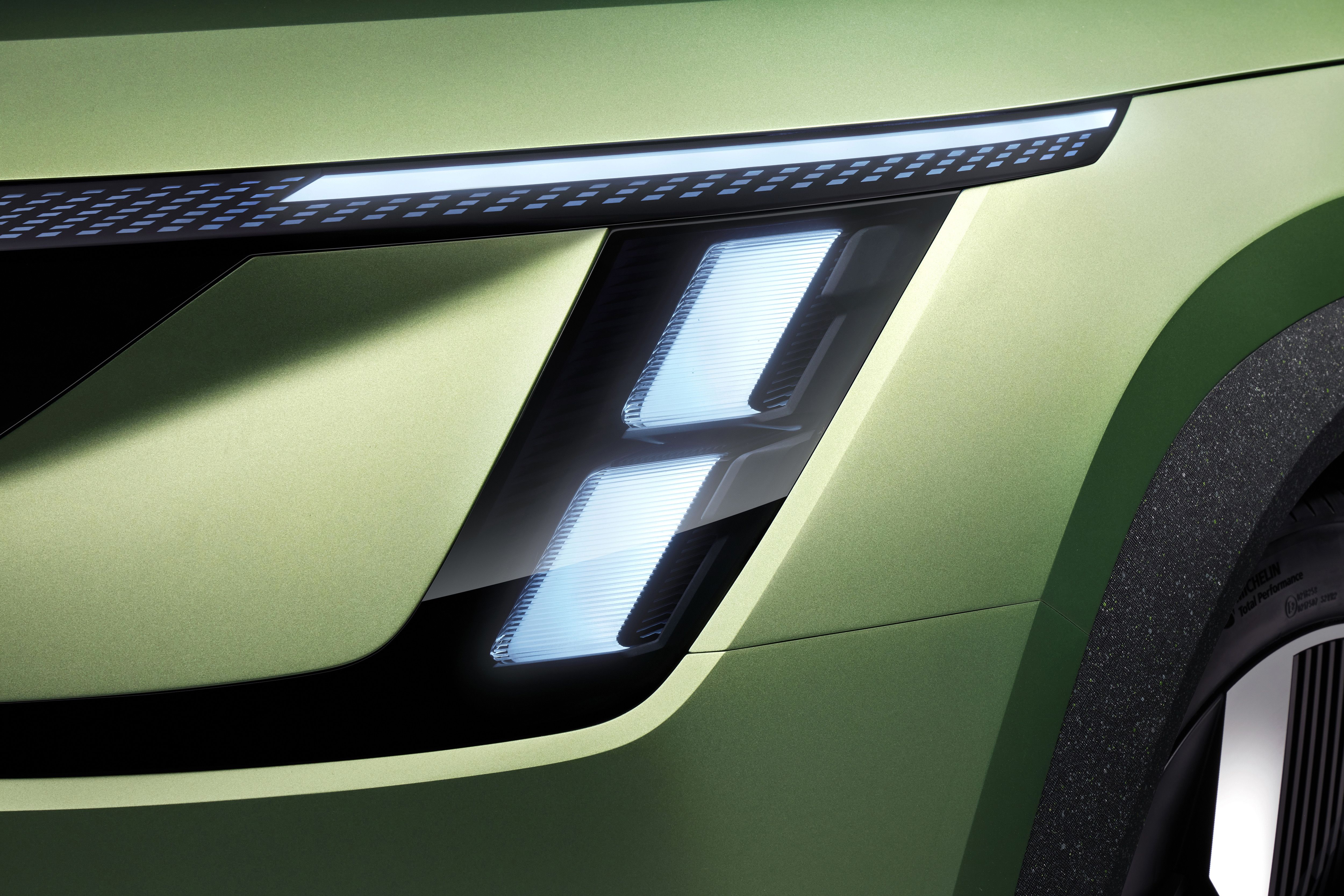 Exterior 13_SKODA_Explore_More.jpg