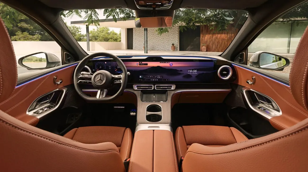 Interior_BenzGLC_EV_6.jpg