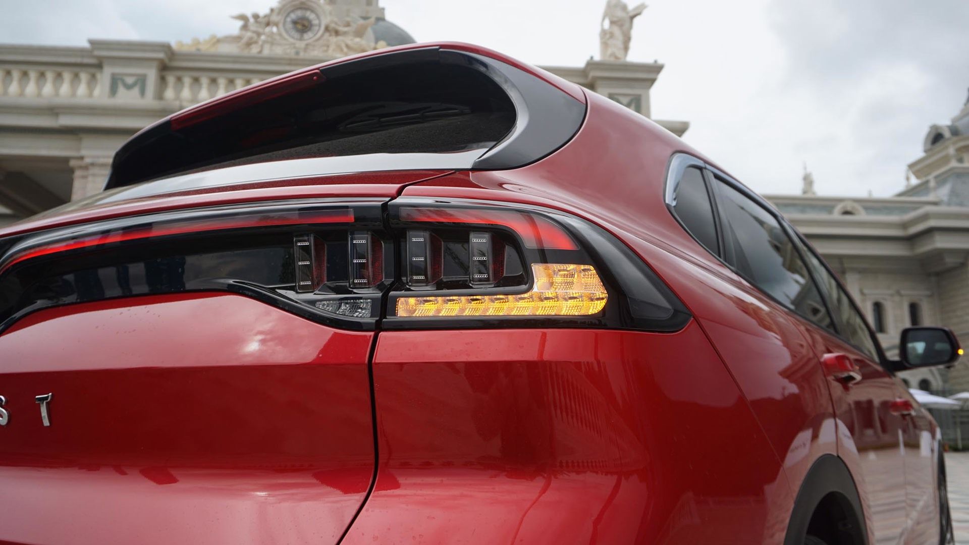 Exterior 2023-vinfast-vf-8-13-di (1).jpg