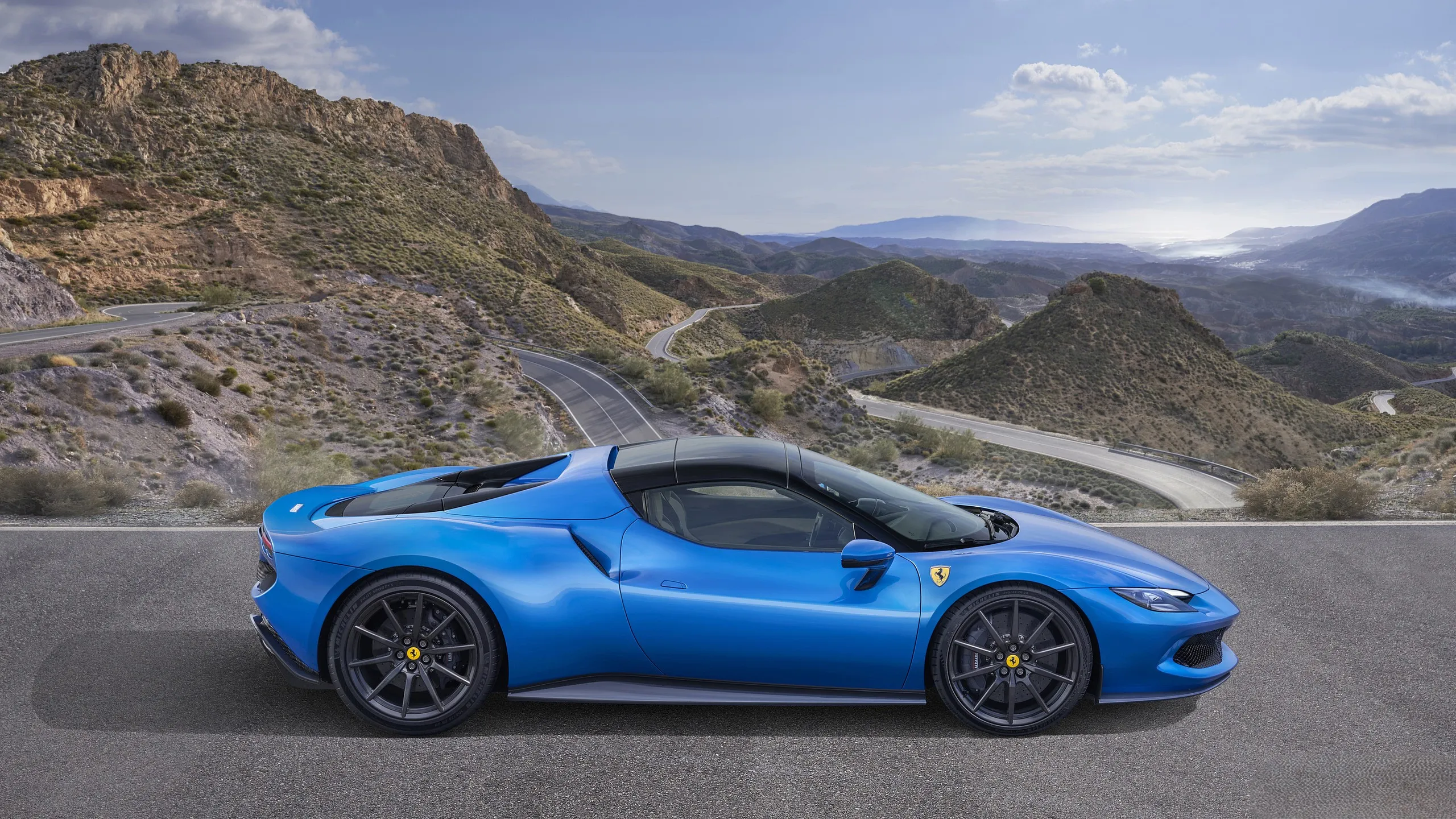 Exterior 2023_ferrari_296_gts_14_2560x1440.jpg