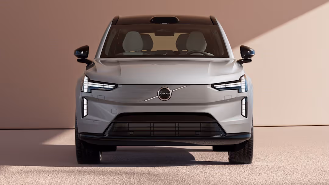 Exterior 2024-Volvo-EX90-Front.avif